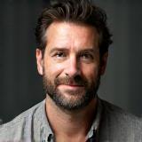 Portrait de Bertrand Lefort, designer mobilier et menuisier lyonnais